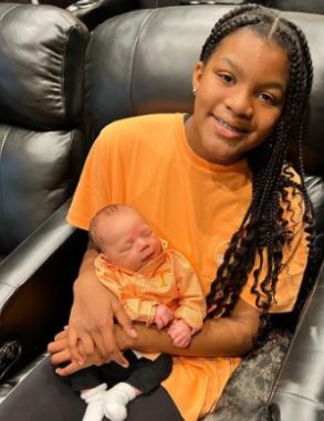 Lailaa Nicole Williams with her little brother Airr